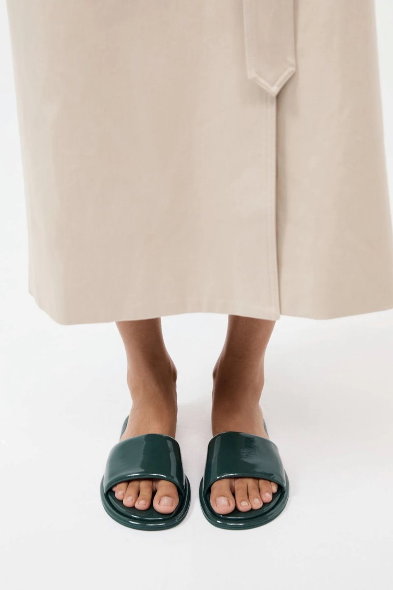 SOFT SLIPPER-PATENT DEEP GREEN Sandals ST AGNI
