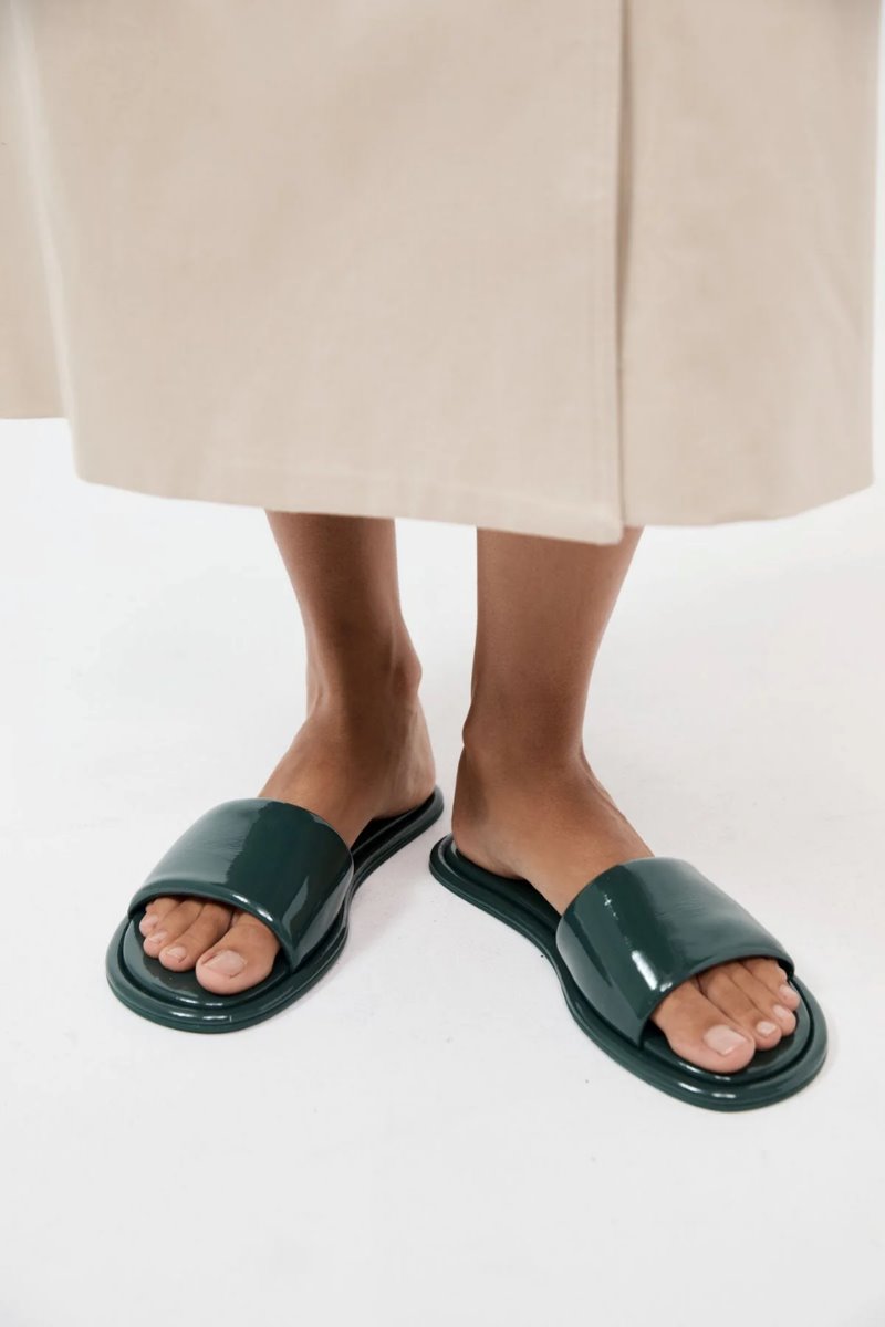 SOFT SLIPPER-PATENT DEEP GREEN Sandals ST AGNI