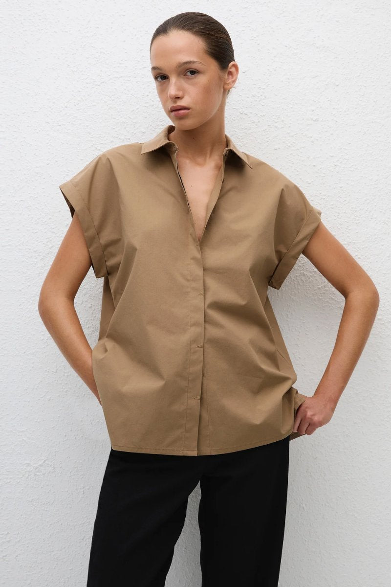 RELAXED SLEEVELESS SHIRT-STONE Tops Matteau