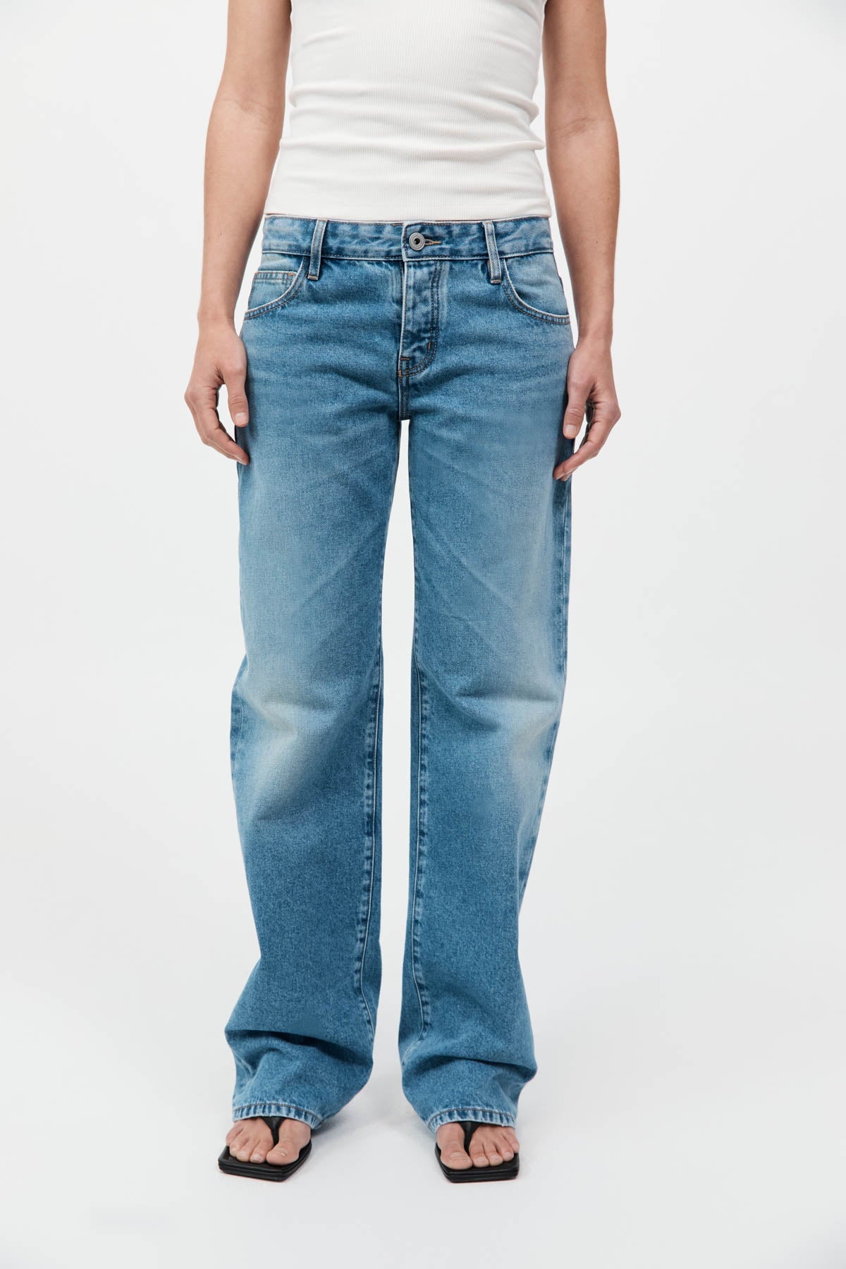 90S LOW RISE JEANS BY OUTLAND DENIM-90S BLUE Pants ST AGNI