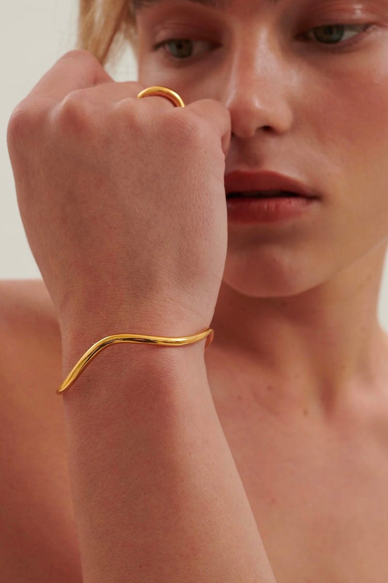 RIPPLE BANGLE-GOLD Jewellery Anna Rossi Jewellery