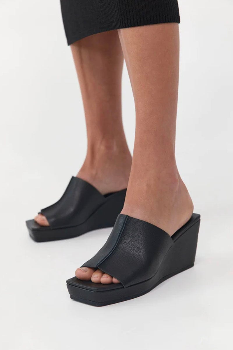 MARIA WEDGE-BLACK Shoes ST AGNI