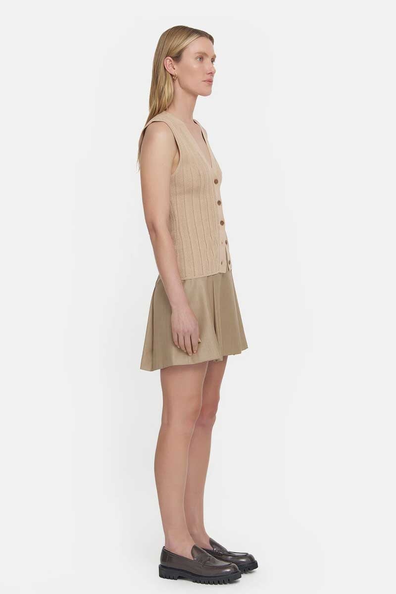 PLAZA VEST-TAN Tops Viktoria and Woods