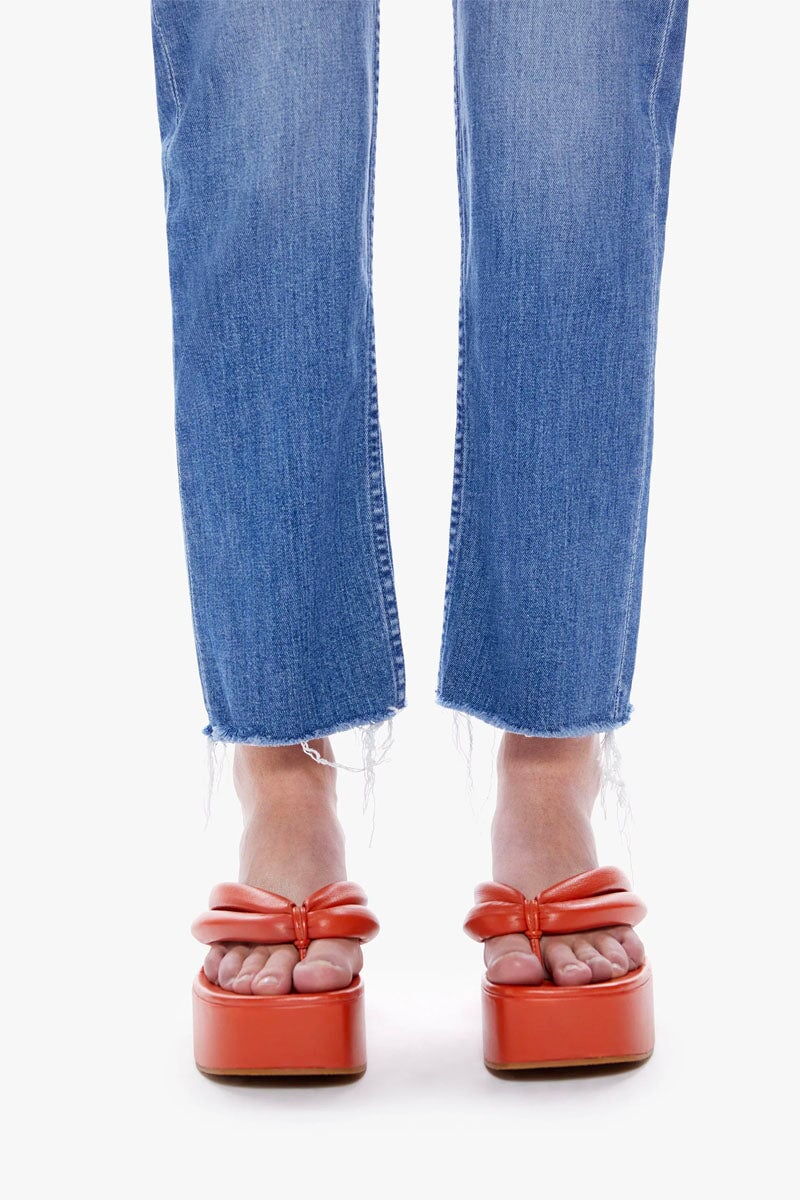 THE TOMCAT ANKLE FRAY-FROM OUT OF TOWN Denim MOTHER