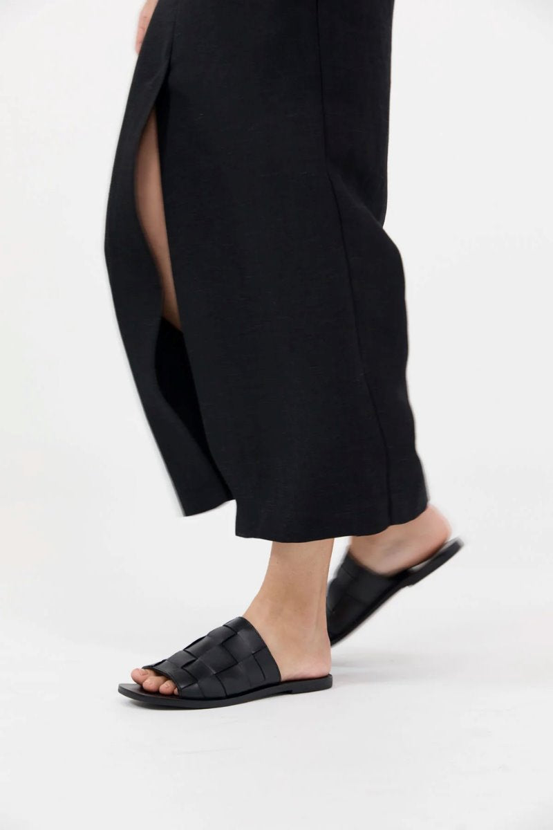 WOVEN FLATS-BLACK Sandals ST AGNI
