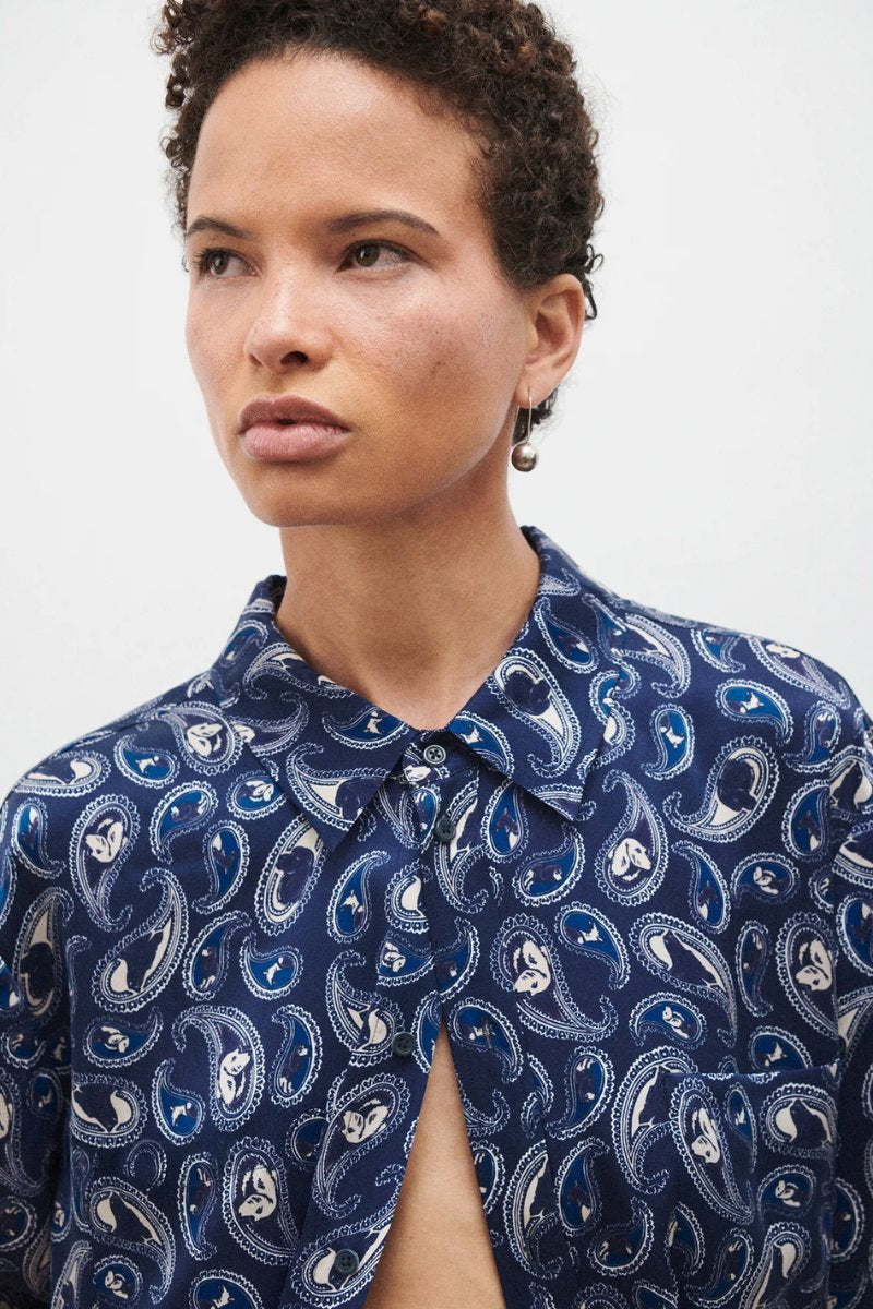SHORT SLEEVE BOYFRIEND SHIRT-HOUNDS PAISLEY Shirts Silk Laundry 