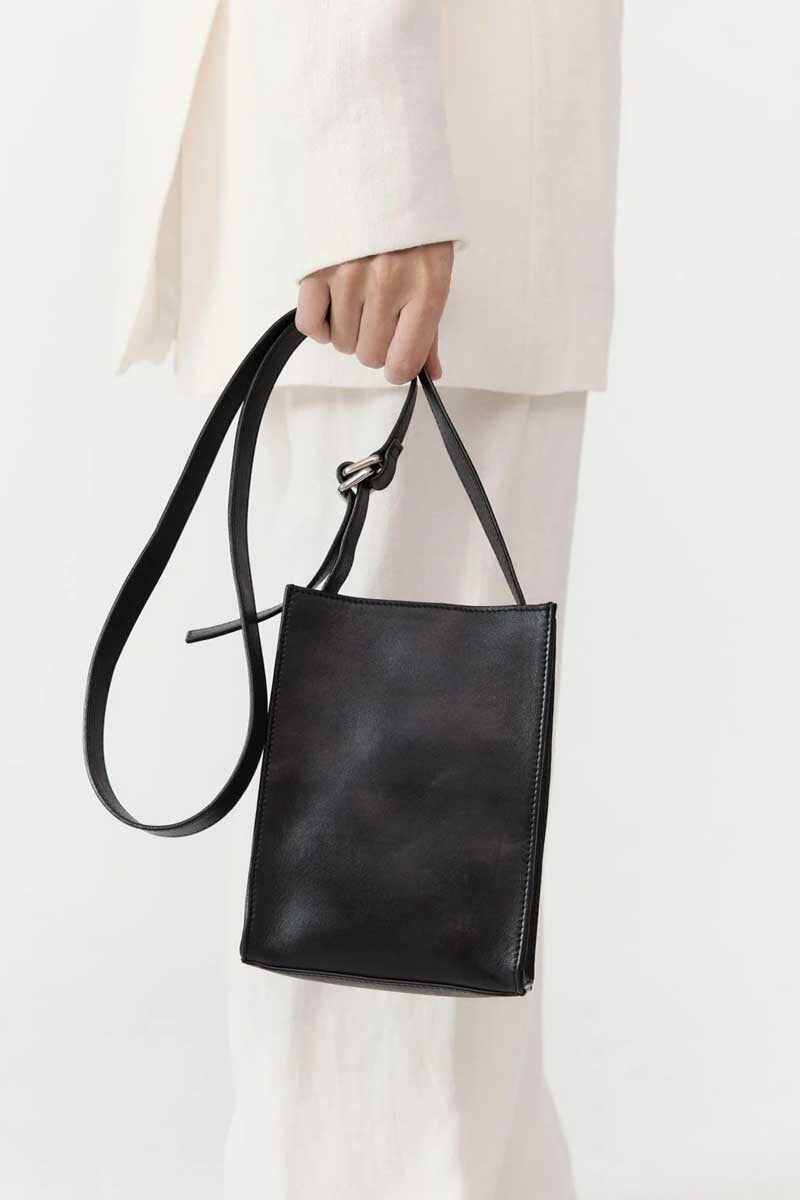 BOXY SLING POUCH-BLACK Bags ST AGNI 