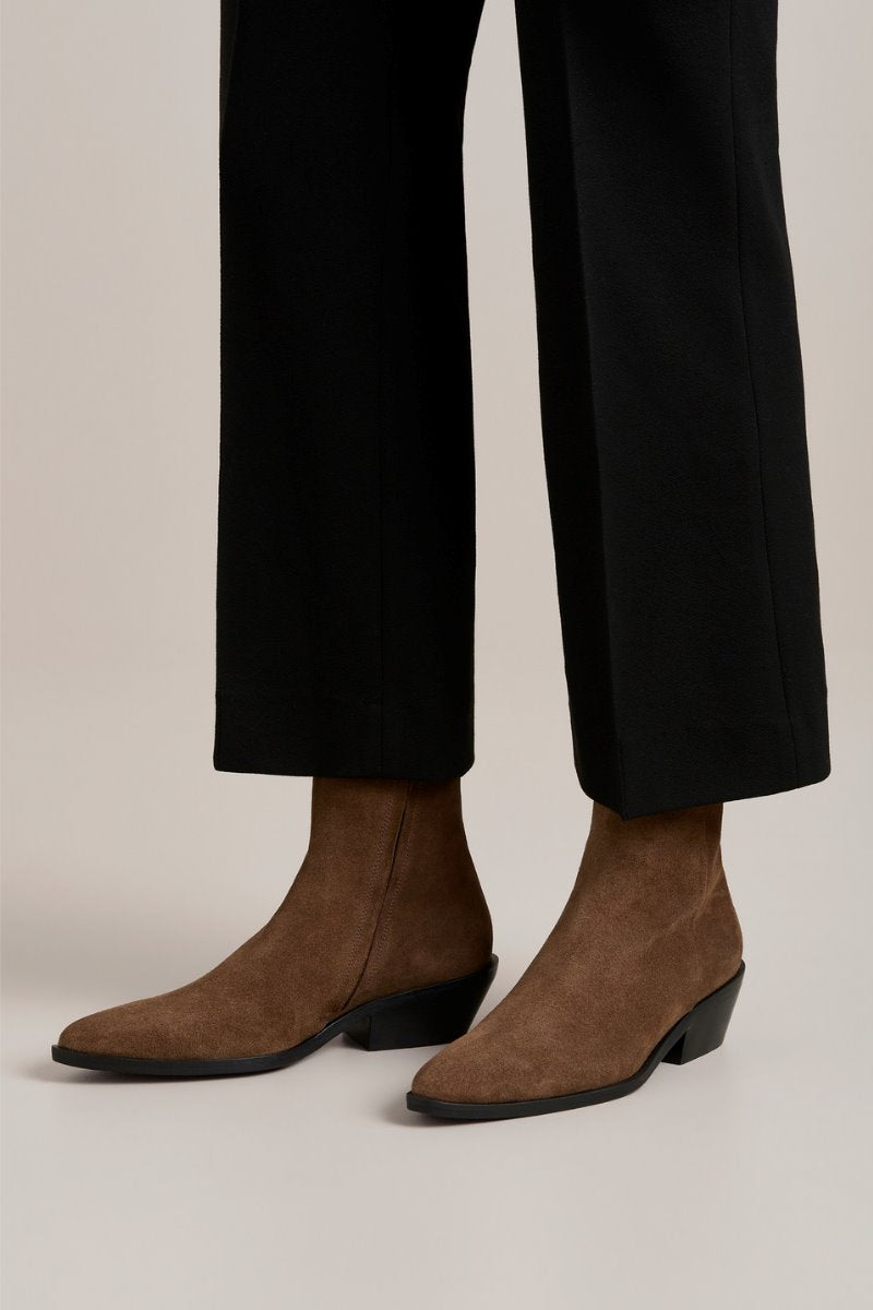 THE HUDSON BOOT-NUTMEG SUEDE Footwear A.Emery 