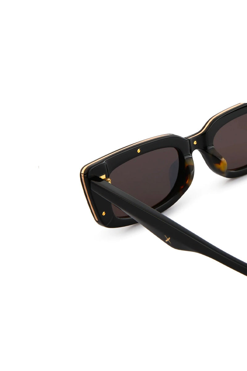SURIA/ GLOSS BLACK Sunglasses Oscar and Frank 